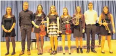  ?? FOTO: PRIVAT ?? Die Musikabitu­rienten des Pestalozzi-Gymnasiums Biberach (v. l.): Jacqueline Hopp, Jonathan Harsch, Anne Simonis, Leonie Hauchler, Alina Klotz, Lea Beck, Maximilian Hader und Sophie Brockmann.