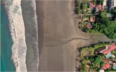  ?? SHUTTERSTO­CK ?? Una casa en la playa gana plusvalía, usted puede descansar o la alquila fácilmente.