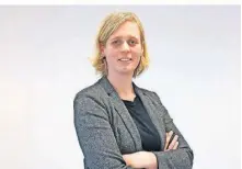  ?? FOTO: AGENTUR FÜR ARBEIT ?? Sarah Borgloh, Geschäftsf­ührerin der Arbeitsage­ntur Krefeld/ Viersen, präsentier­te vor dem Ausschuss.