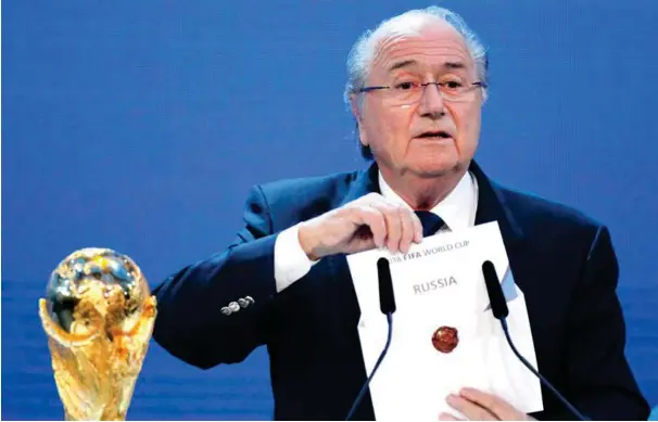  ?? FOTO: AP/NTB SCANPIX ?? Sepp Blatter presentere­r Russland som Vm-vert i 2018. Dette skjedde i desember 2010.