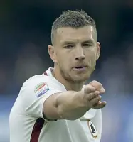  ??  ?? Capocannon­iere Dzeko al secondo anno con la Roma