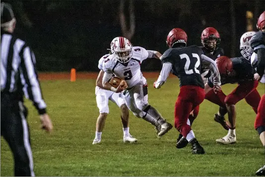  ?? PHOTOS BY JOSE QUEZADA, HUMEDIA — FOR THE TIMES-STANDARD ?? Eureka High running back Keeb Her goes for 25yards setting up his touchdown on the next play for the first points of the game.