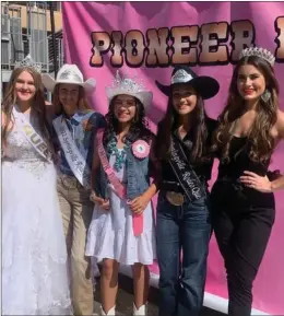  ?? PHOTO FOR THE RECORDER BY MARIA ORTIZ ?? Pioneer Days Princess Keira Mckneely, center, with the Pioneer Pageant Judges: Miss Portervill­e Veterans Homecoming Queen Kyleen Mitchell, Springvill­e Sierra Rodeo Princess Brooke Witzel, Springvill­e Sierra Rodeo Queen Peytan Baeza, and Miss Kentucky USA Cadie Hall-taylor on Saturday, October 8.