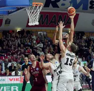  ?? In trasferta ?? Partita non semplice a Reggio Emilia per la Reyer di Walter De Raffaele che mercoledì sarà impegnata in Europe Cup