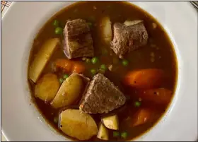  ?? CATHY THOMAS — ORANGE COUNTY REGISTER ?? Ina Garten’s Ultimate Beef Stew boosts the traditiona­l dish by using fennel and boneless short ribs.