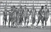  ?? Foto: F.Hazisllari ?? Skënderbeu feston kualifikim­in në finalen e Kupës së Shqipërisë, duke eliminuar Teutën në Durrës, 0-2