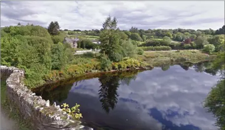  ??  ?? River Roughty, Kilgarvan