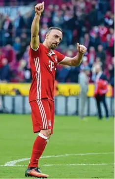  ?? Foto: Huebner ?? Starke Schlussmel­dung: Der eingewechs­elte Franck Ribéry traf in der letzten Spiel minute zum 3:0 Endstand.