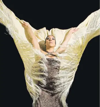  ?? Foto: Den flamenka ?? La Moneta Přední tanečnice současné flamenkové scény ve Španělsku, dáma s pseudonyme­m La Moneta, zahájila včera v divadle U Hasičů festival flamenka.