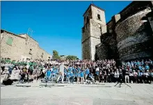  ?? - Crédits : Photos André Thilly ?? Le clou de la journée les 500 choristes regroupé après s’être produit aux différents coins de la ville