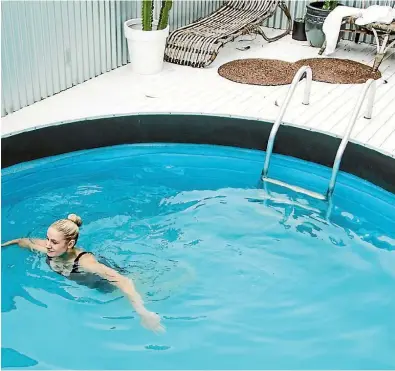  ??  ?? Get your heart racing with a dip in the chilly magnesium plunge pool at Greenhouse The Bathhouse.