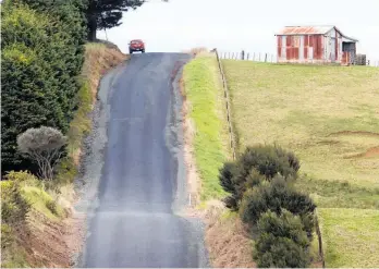  ?? Photo / John Stone ?? Anyone with concerns about the safety of a rural road can get in touch with Federated Farmers.