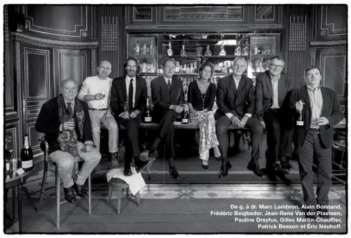  ??  ?? De g. à dr. Marc Lambron, Alain Bonnand, Frédéric Beigbeder, Jean-René Van der Plaetsen, Pauline Dreyfus, Gilles Martin-Chauffier,
Patrick Besson et Éric Neuhoff.