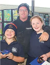  ?? ?? Dad Jarryd with his kids Diesel and Lacey Hamilton.