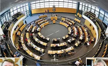  ??  ?? Die Abgeordnet­en während einer Sitzung des Thüringer Landtages in Erfurt. Fotos (): Martin Schutt, dpa