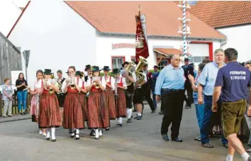  ?? Fotos: Wilhelm Wagner ?? Die Freiwillig­e Feuerwehr Reicherste­in feierte am Wochenende ihr 125. Jubiläum mit einem Festumzug.