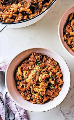  ?? JOE LINGEMAN ?? This one-pot goulash is easy to make on a busy weeknight.