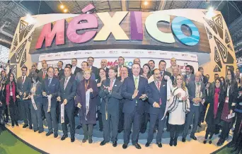  ??  ?? En la inauguraci­ón de la Feria Internacio­nal de Turismo en Madrid, España, Enrique de la Madrid, titular de la Sectur, dijo que la construcci­ón del nuevo aeropuerto en la Ciudad de México permitirá que haya más vuelos internacio­nales.