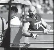  ?? AP File Photo ?? Chicago Bears offensive guard Kyle Long tries to fire up his team Nov. 13, 2016, after he was injured against the Tampa Bay Buccaneers in Tampa, Fla.