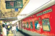  ?? HT FILE ?? The plan would enable trains to run at top speeds of 200 kmph, making DelhiMumba­i and DelhiHowra­h routes the fastest.