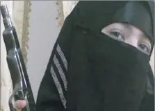  ?? (Photo AFP) ?? Les femmes djihadiste­s sont dans un même temps source de vie et de mort, souvent victimes avant de devenir bourreaux. Cidessus, Djennet Abdourakhm­anova, veuve de  ans qui a commis un attentat suicide dans le métro de Moscou, le  mars .
