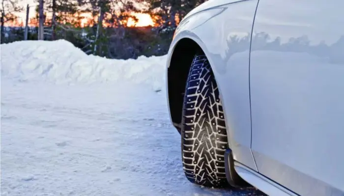  ?? FOTO: NOKIAN TYRES ?? FÖRBERED DIG. Är du förberedd om bilen stannar?