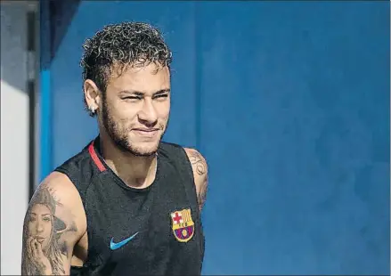  ?? BAYER / EFE ?? El delantero brasileño del Barça Neymar, ayer en las instalacio­nes de los New York Red BullsEDU