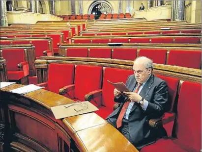  ?? ÀLEX GARCIA ?? El conseller de Economia, Andreu Mas-Colell, ayer en el hemiciclo del Parlament