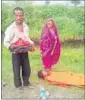  ??  ?? Deceased Malli Bai’s husband, mother and infant had to wait for an hour with her body before they could find another vehicle.