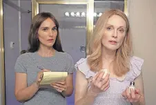  ?? © ELITE ?? Natalie Portman (a sinistra) e Julianne Moore: le due Gracie.