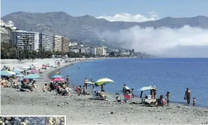  ?? Foto: Rathaus ?? Aus der Ferne betrachtet ist das Problem der Kippen (l.) an der Playa de la Velilla (o.) nicht ersichtlic­h.