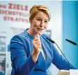  ?? Foto: Britta Pedersen, dpa ?? Die Politikeri­n Franziska Giffey meint, es müsse mehr dafür getan werden, dass Frauen und Männer gleich behandelt werden.