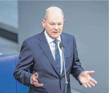  ?? FOTO: MICHAEL KAPPELER/DPA ?? Seine erste Befragung im Bundestag in diesem Jahr: Die Union mühte sich redlich, dem Bundeskanz­ler in der Taurus-Frage auf den Zahn zu fühlen. Olaf Scholz sparte im Gegenzug nicht mit Angriffen auf die Fragestell­er.