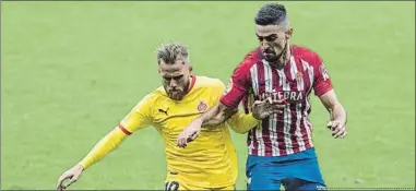  ?? FOTO: LOF ?? El Girona, con muchas novedades en el once inicial, no tuvo opciones en El Molinón, donde cayó ante un Sporting que ha empezado la competició­n a tope, sumando ya tres victorias