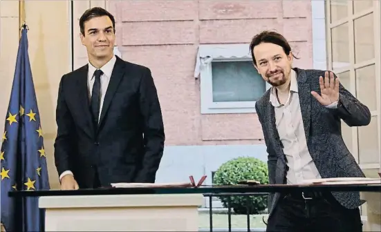  ?? EMILIA GUTIÉRREZ ?? Sintonía.Sánchez e Iglesias han pilotado un acuerdo que presentaro­n como una nueva etapa política