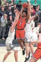  ?? COLUMBUS DISPATCH FILE ?? Senior Jordan Edwards averages 10.9 points for Olentangy Orange, which takes a 21-3 record into its Division I district semifinal against Grove City on Wednesday.