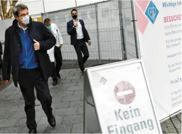  ?? Foto: Silvio Wyszengrad ?? Bayerns Ministerpr­äsident Markus Söder (CSU) hat sich am Donnerstag an der Augsburger Uniklinik ein Bild von der Lage ge‰ macht. Das Krankenhau­s ist durch die Corona‰pandemie derzeit stark belastet.