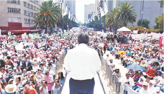  ?? NELLY SALAS ?? El jefe delegacion­al en Cuauhtémoc, en el monumento a la Revolución.