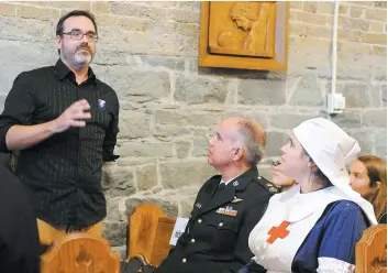  ?? PHOTO JEAN-FRANÇOIS DESGAGNÉS ?? Les cinq modules du nouveau cours touchent différents aspects de la bataille du 22e bataillon lors de la Première Guerre, précise l’enseignant Nicolas Poulin.