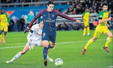  ??  ?? DOBLETE. Cavani marcó el primero para el PSG en la primera mitad y el cuarto en la segunda.