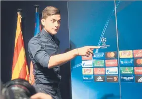  ?? FOTO: MANEL MONTILLA ?? Paulo Dybala atracción ayer en la sala de prensa del Camp Nou