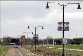  ?? COURTESY OF THE CITY OF MENTOR ?? This is an idea of how Civic Center Boulevard in Mentor will look when the city implements its Hometown Heroes program.