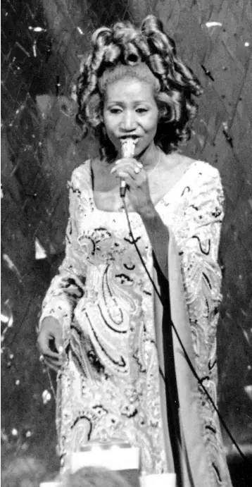  ??  ?? THE VOICE: In this photograph dated April 8, 1975, Aretha Franklin sings during the 47th Annual Academy Awards ceremony in Los Angeles. The soul singer died last week after a life of troubles