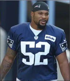  ?? Photo by Louriann Mardo-Zayat
/ lmzartwork­s.com ?? Patriots linebacker Elandon Roberts was appointed a captain for the first time in his pro career prior to the start of the 2019 season. To those who interacted closely with Roberts before he came to New England, it’s a role he was born to fulfill.