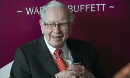  ?? Photograph: Nati Harnik/AP ?? Warren Buffett’s move was well received in the Japanese market, pushing shares in the five trading companies up by between 6% in Itochu and 14% in Marubeni.