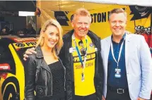  ?? Picture: GLENN HAMPSON ?? Lauren Turner, Team 18 owner Charlie Schwerkolt and Councillor Cameron Caldwell.