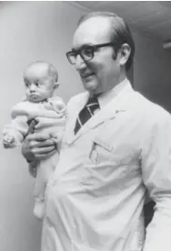  ?? DALE BRAZAO/TORONTO STAR FILE PHOTO ?? Baby Herbie arrives in Toronto in 1979 for life-saving surgery at the Hospital for Sick Children.