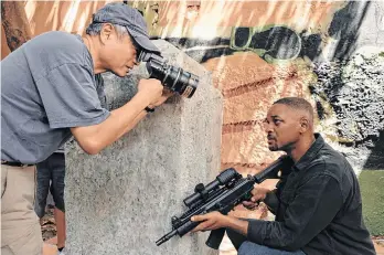  ?? /PARAMOUNT PICTURES ?? Ang Lee y Will Smith durante el rodaje de Gemini.