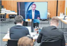  ?? FOTO: KAY NIETFELD/DPA ?? Im Konkurrenz­kampf um den CDU-Vorsitz präsentier­t sich Friedrich Merz auf dem CDU-Live-Format den Mitglieder­n seiner Partei.