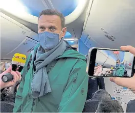  ??  ?? Preso. Navalny fue arrestado el domingo apenas aterrizó en Moscú.AFP